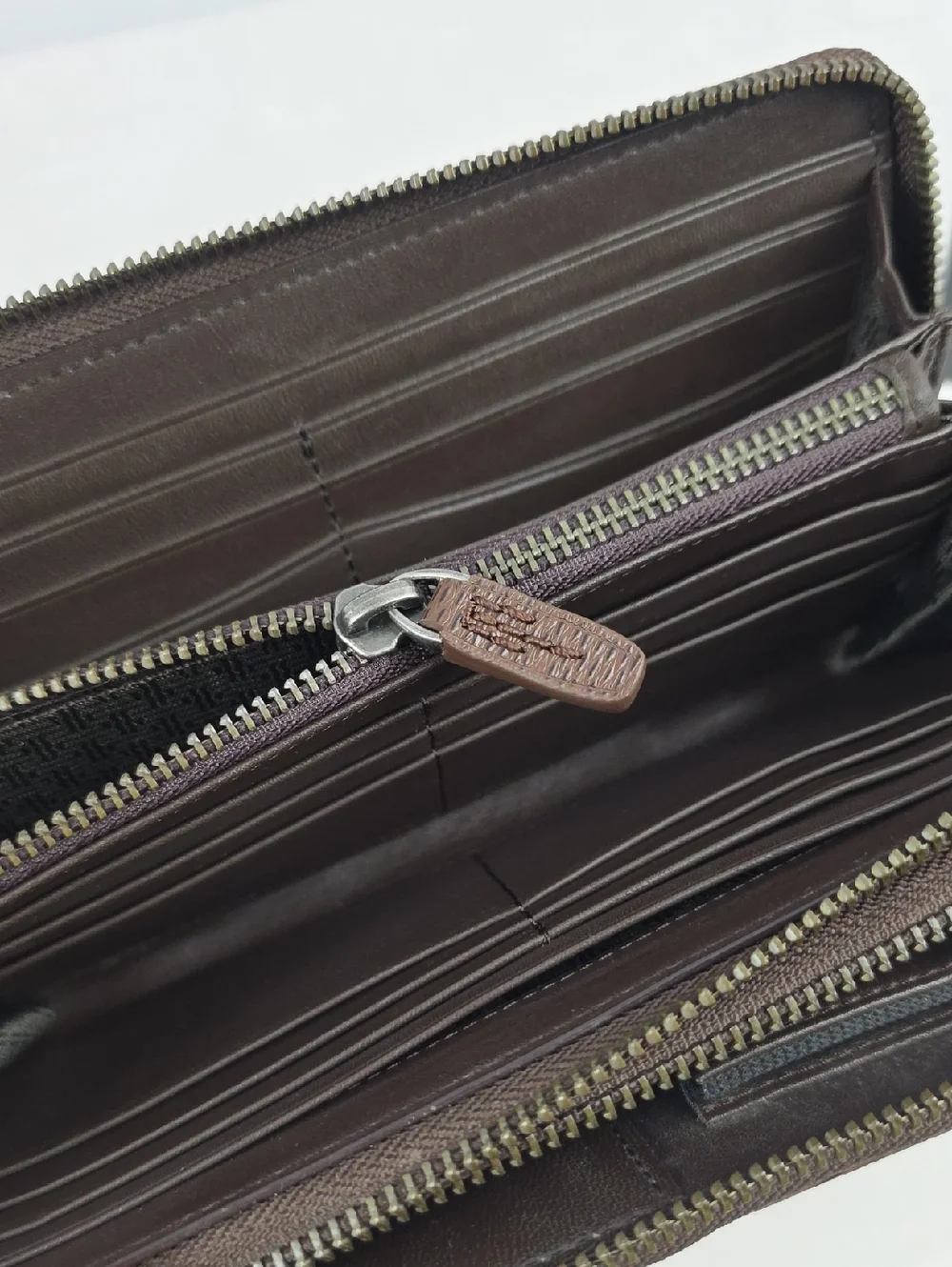 NWOT Tumi Double Zip Travel Clutch 34 Card Slots! SD Card Slot, 3 Zip Pouches